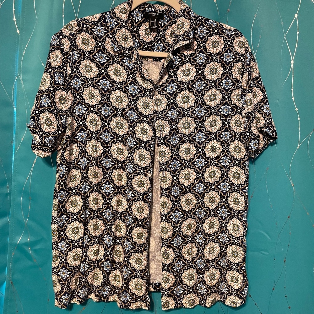 Short sleeve button up
